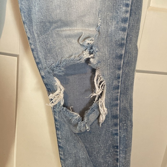 Ripped jeans - Picture 3 of 3